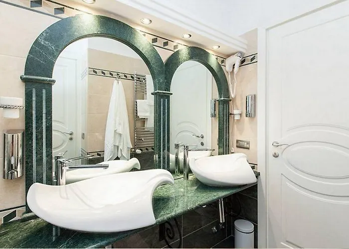 Impero Vaticano San Pietro Bed & Breakfast 4*